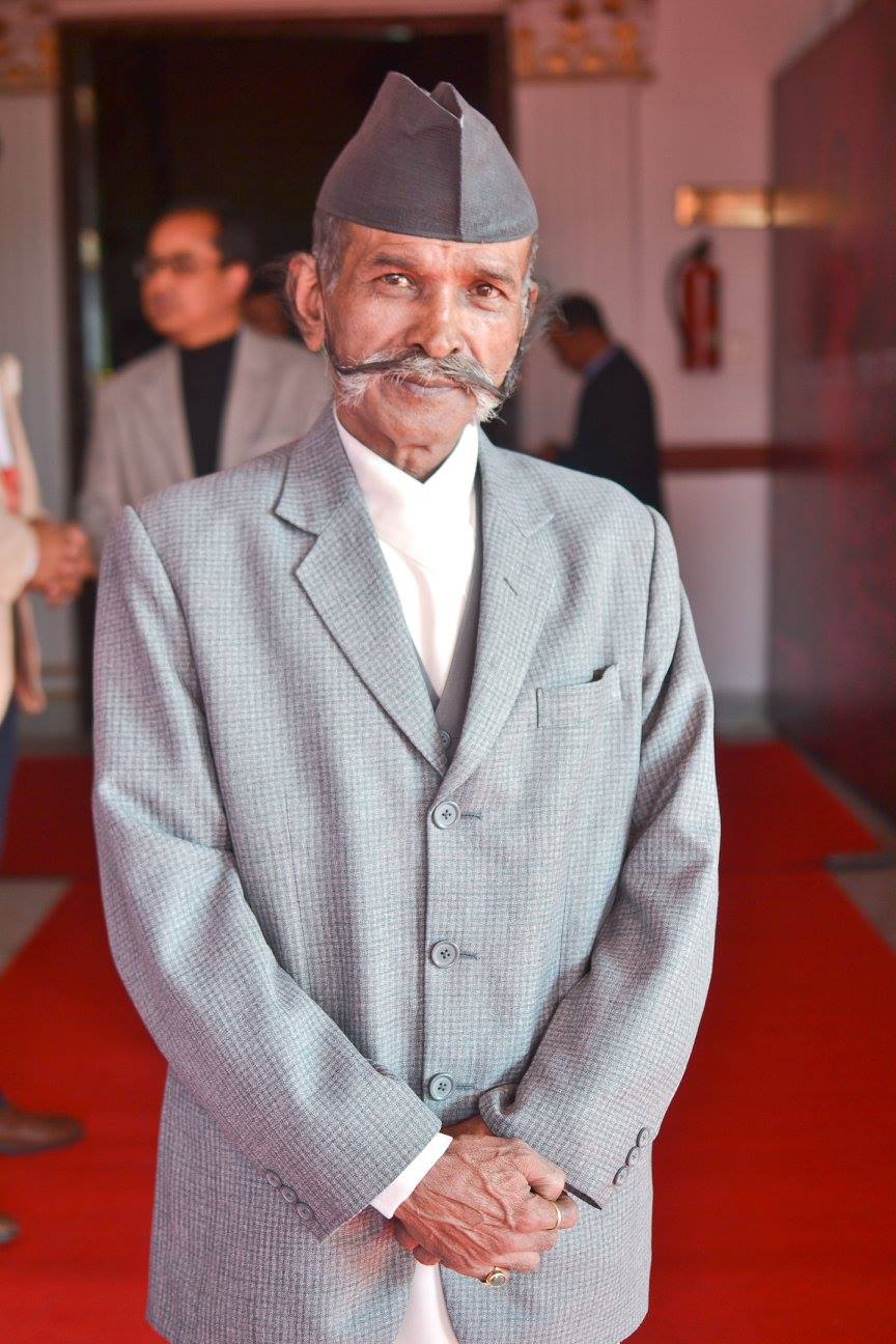 Uddab Raj Bhattarai (Junge Bhattarai)